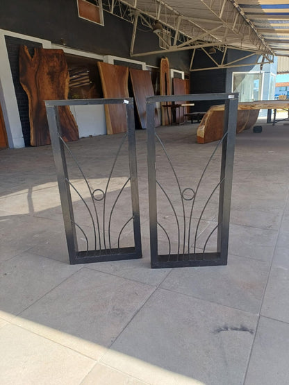 Sienna Flow Bar Table