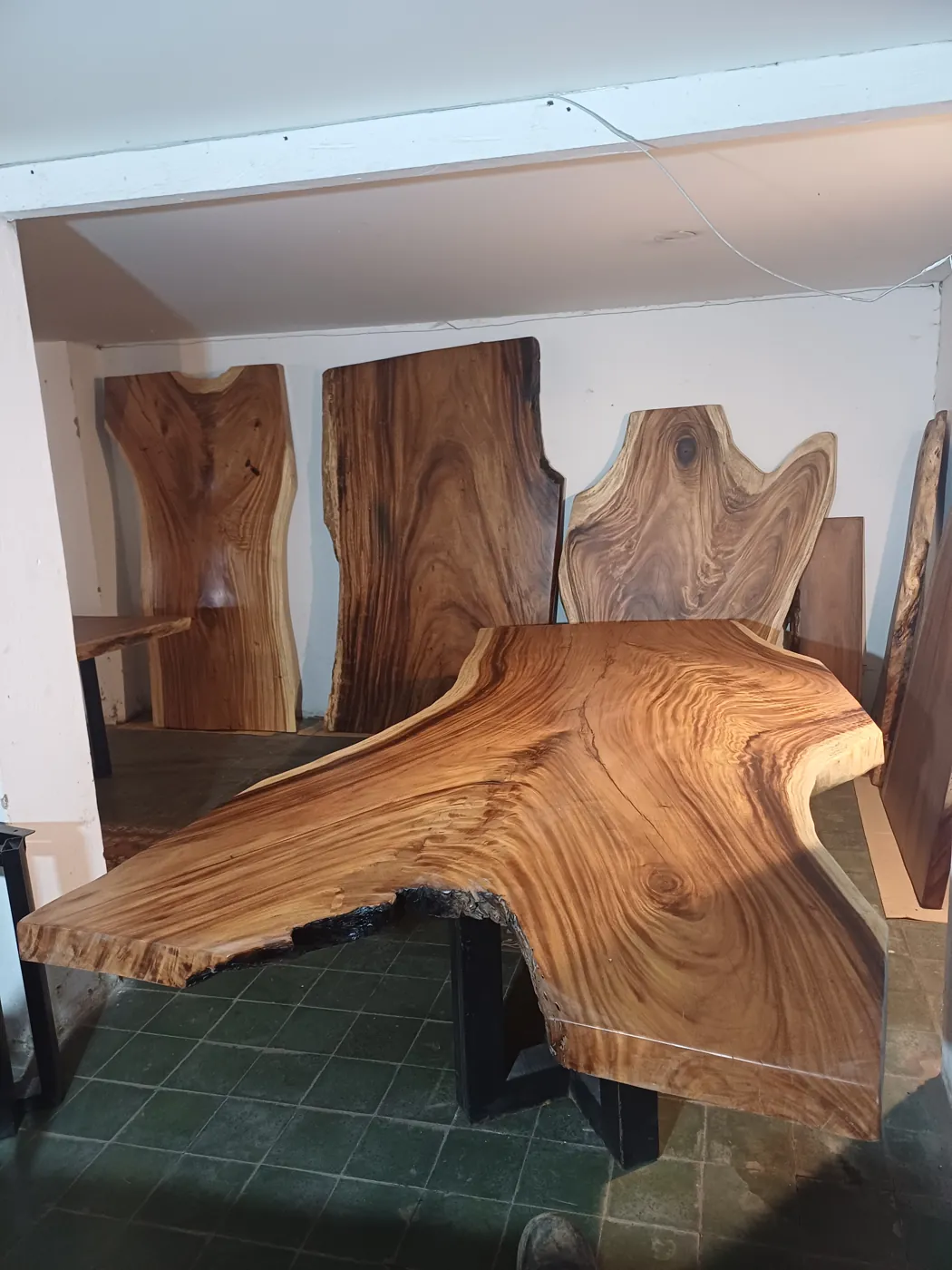 Live edge Saman wood the prairie table